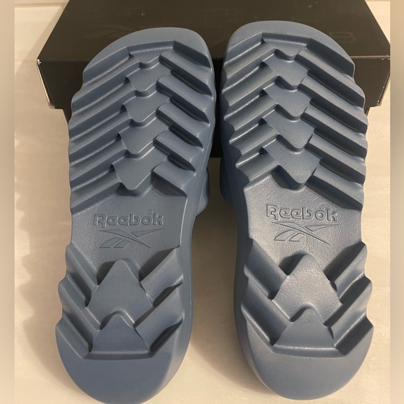 **NEW** Cardi B X Reebok Slide - Picture 2 of 4
